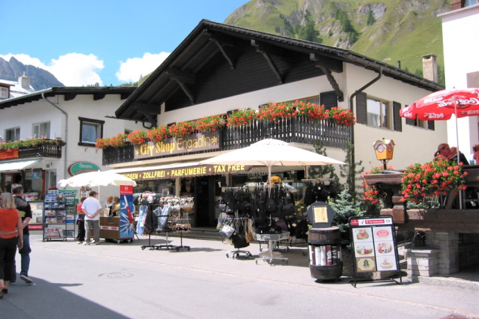 City Shop Engadin (oua_23627417_image) City Shop Engadin (oua_23627417_image)