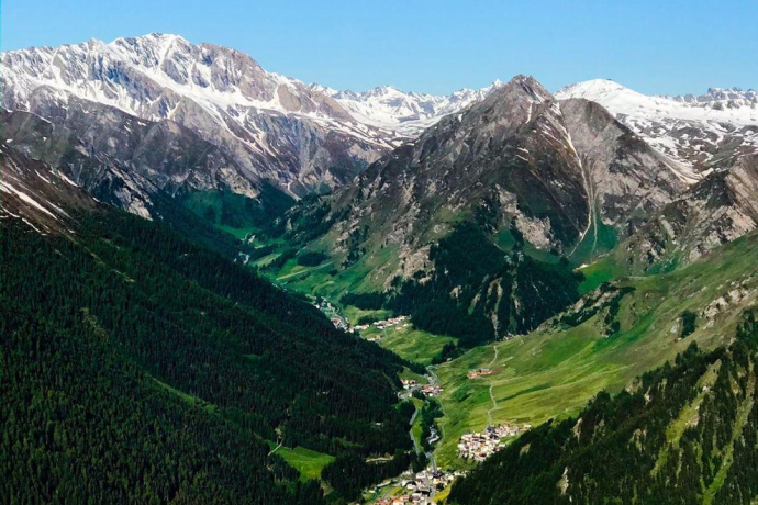 Ausblick vom Muttakopf auf das Samnauntal Ausblick vom Muttakopf auf das Samnauntal