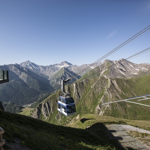 Hoch hinaus mit den Bergbahnen in Samnaun Hoch hinaus mit den Bergbahnen in Samnaun